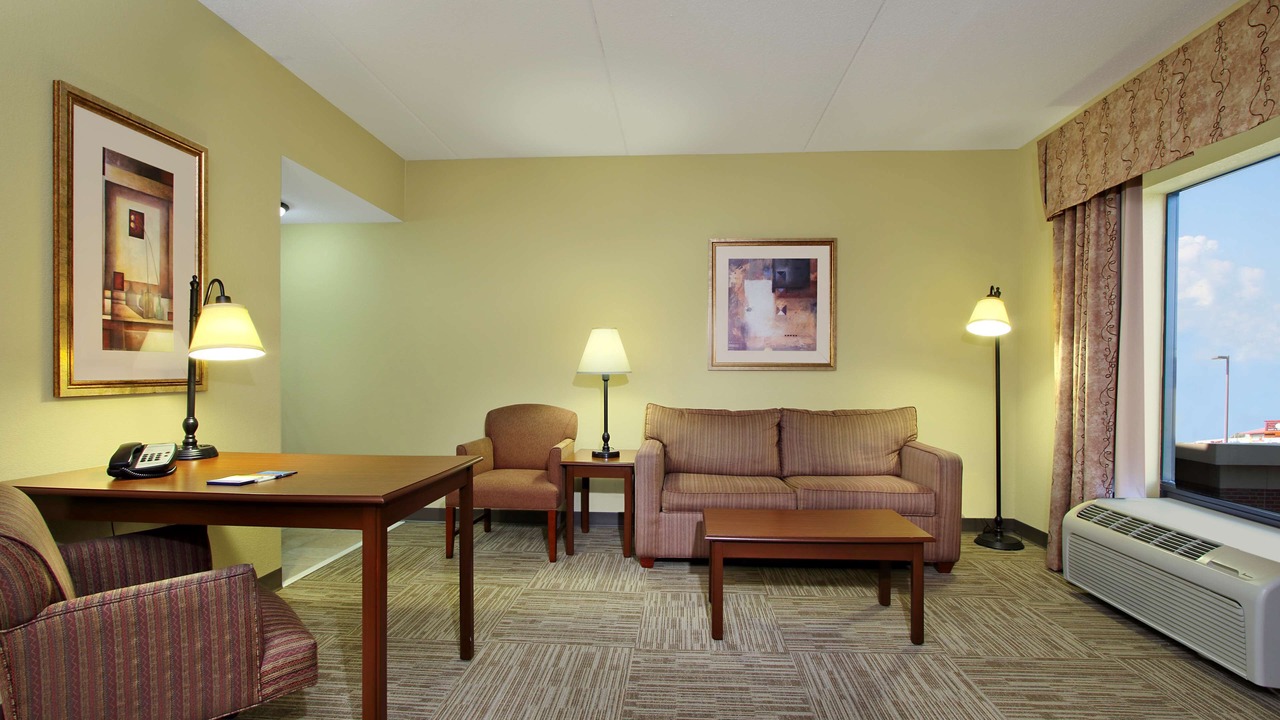 Photo of Livingroom in Madisonville