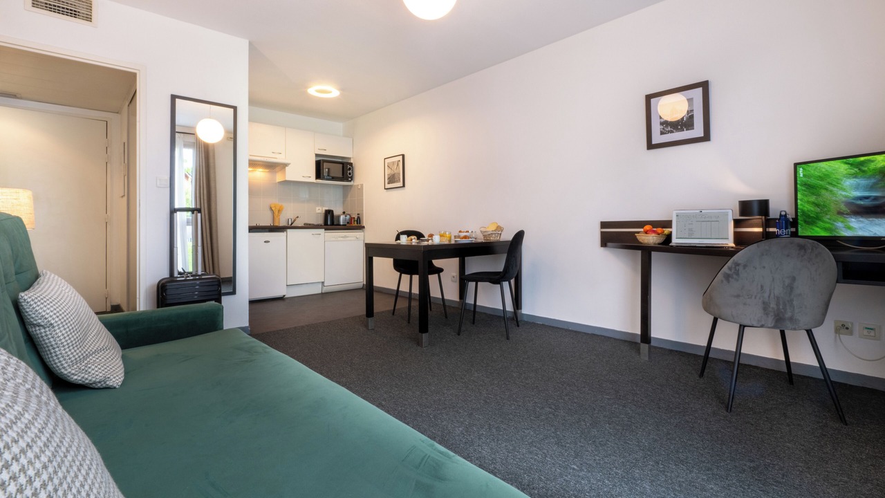 Photo of Livingroom in Saint - Martin - du - Touch