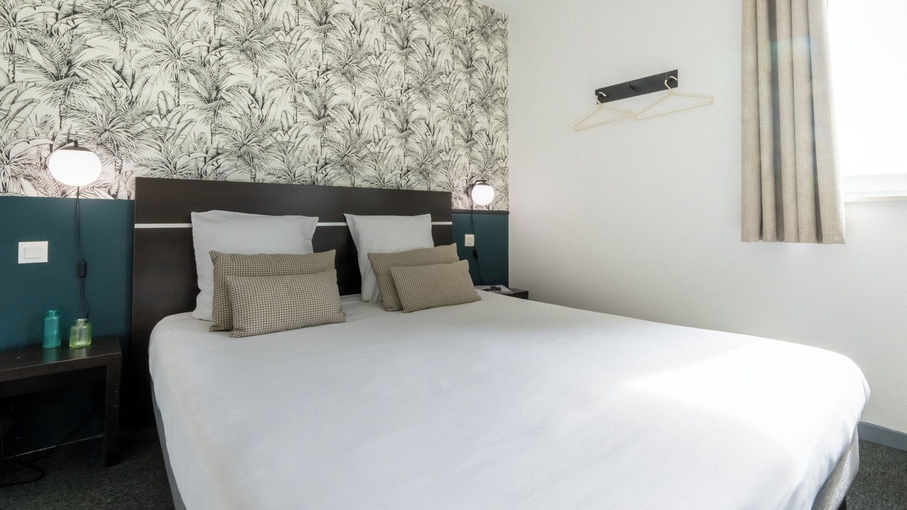 Photo of Bedroom in Saint - Martin - du - Touch