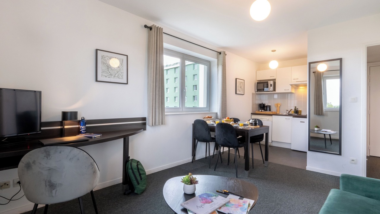 Photo of Livingroom in Saint - Martin - du - Touch
