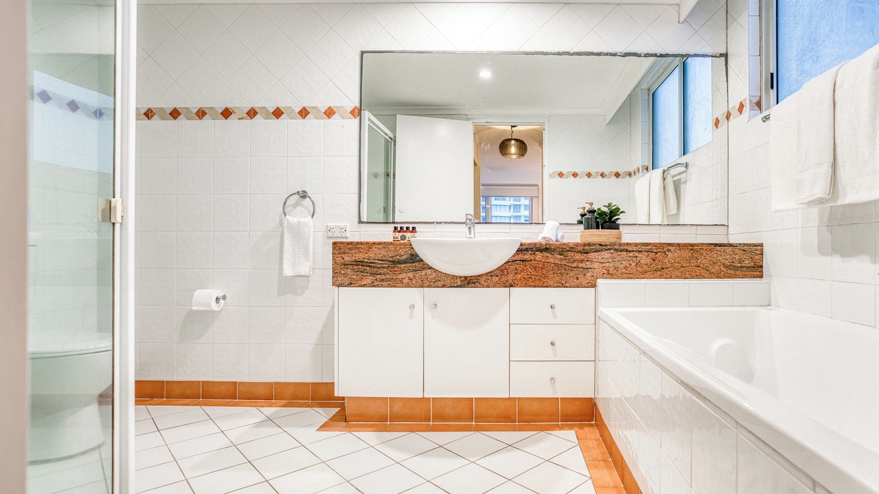 Photo of Bathroom in Main Beach