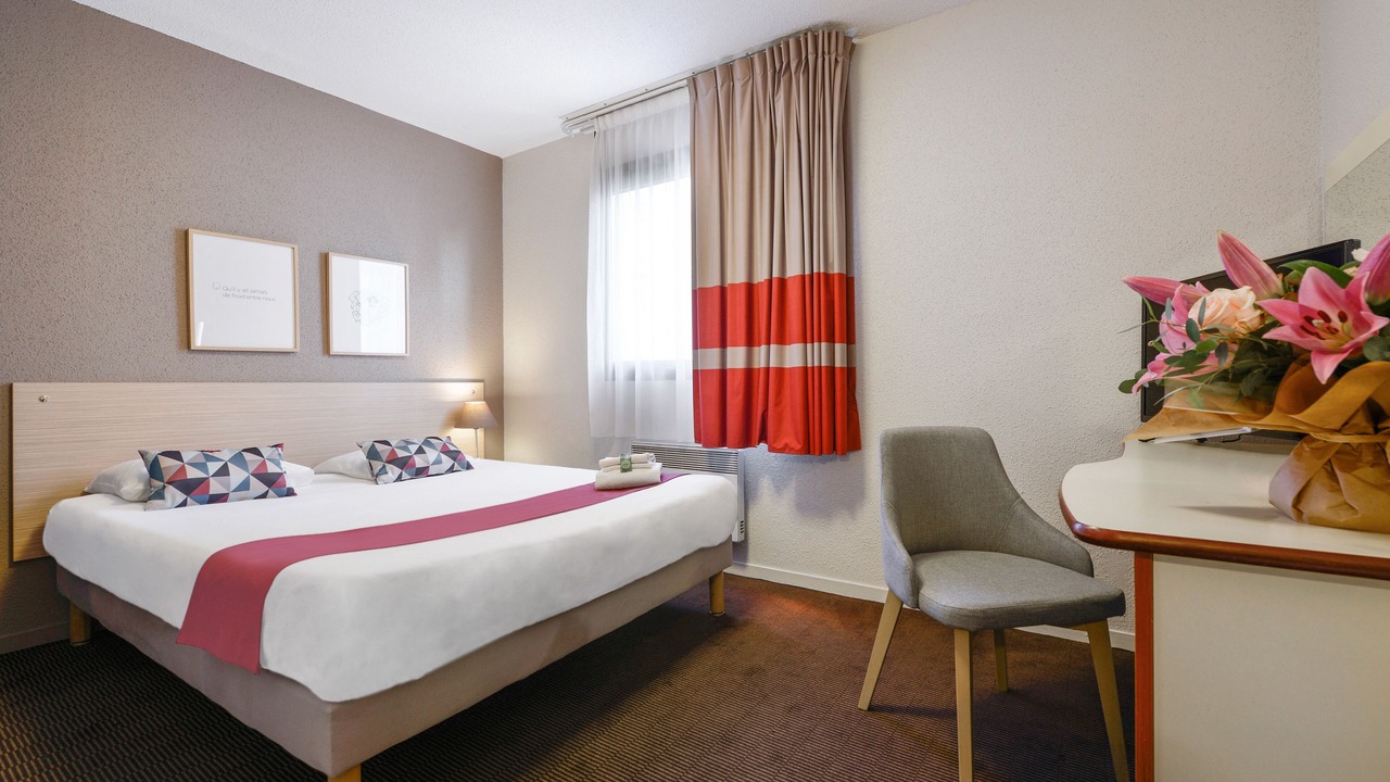 Photo of Bedroom in Talensac-Pont Morand