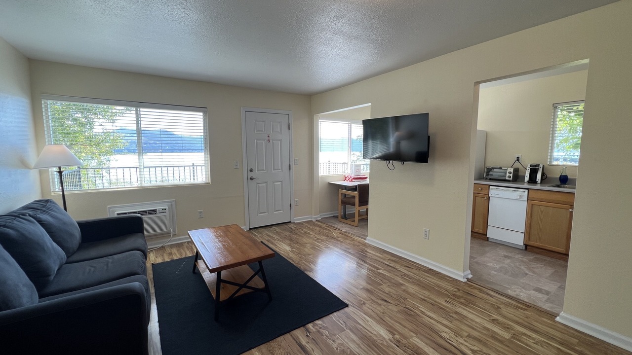 Photo of Livingroom in Clearlake Park