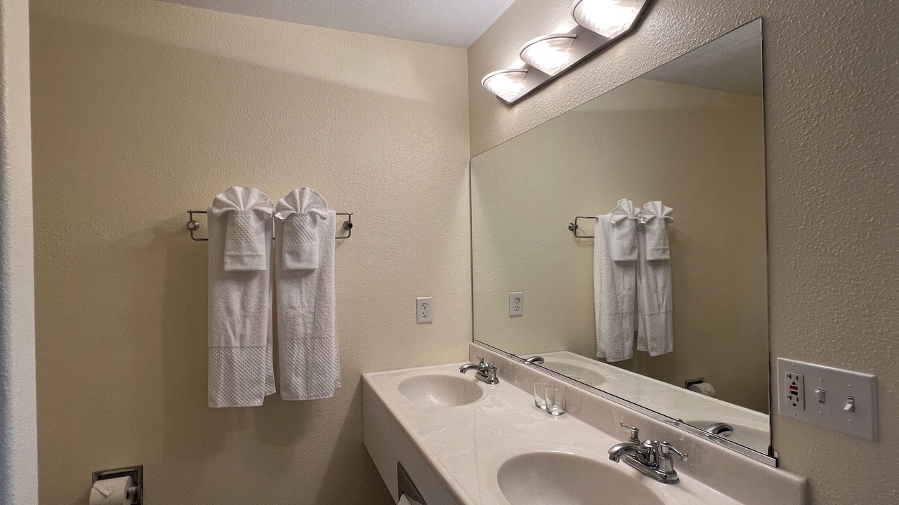 Photo of Bathroom in Clearlake Park