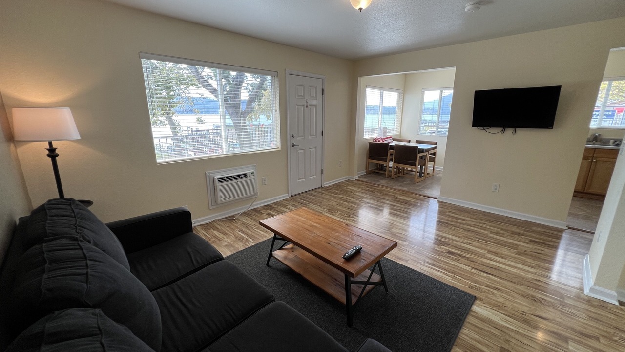 Photo of Livingroom in Clearlake Park