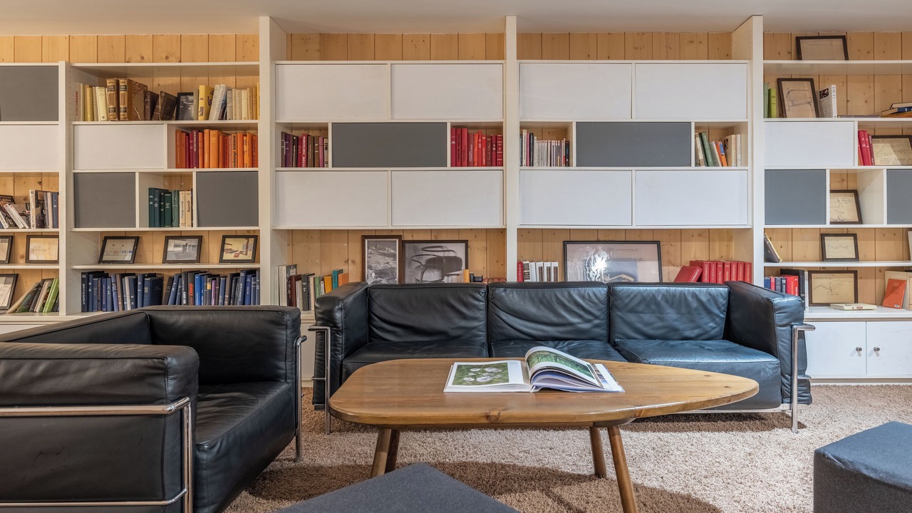 Photo of Others in Arc-1600