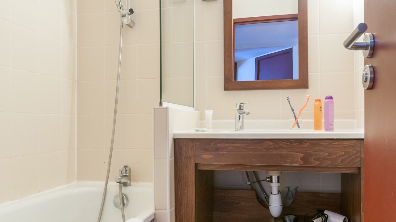 Photo of Bathroom in Arc-1600