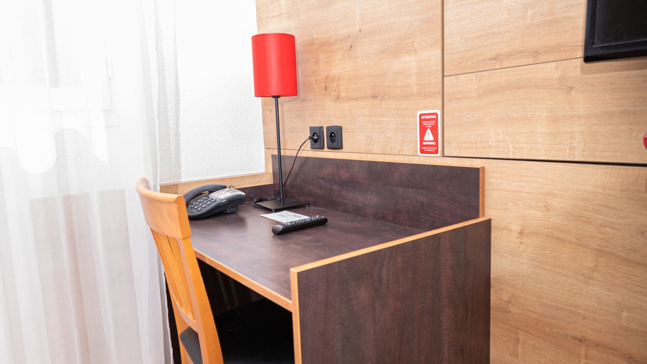 Photo of Bedroom in 8th Arrondissement