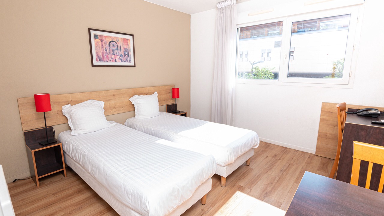 Photo of Bedroom in 8th Arrondissement