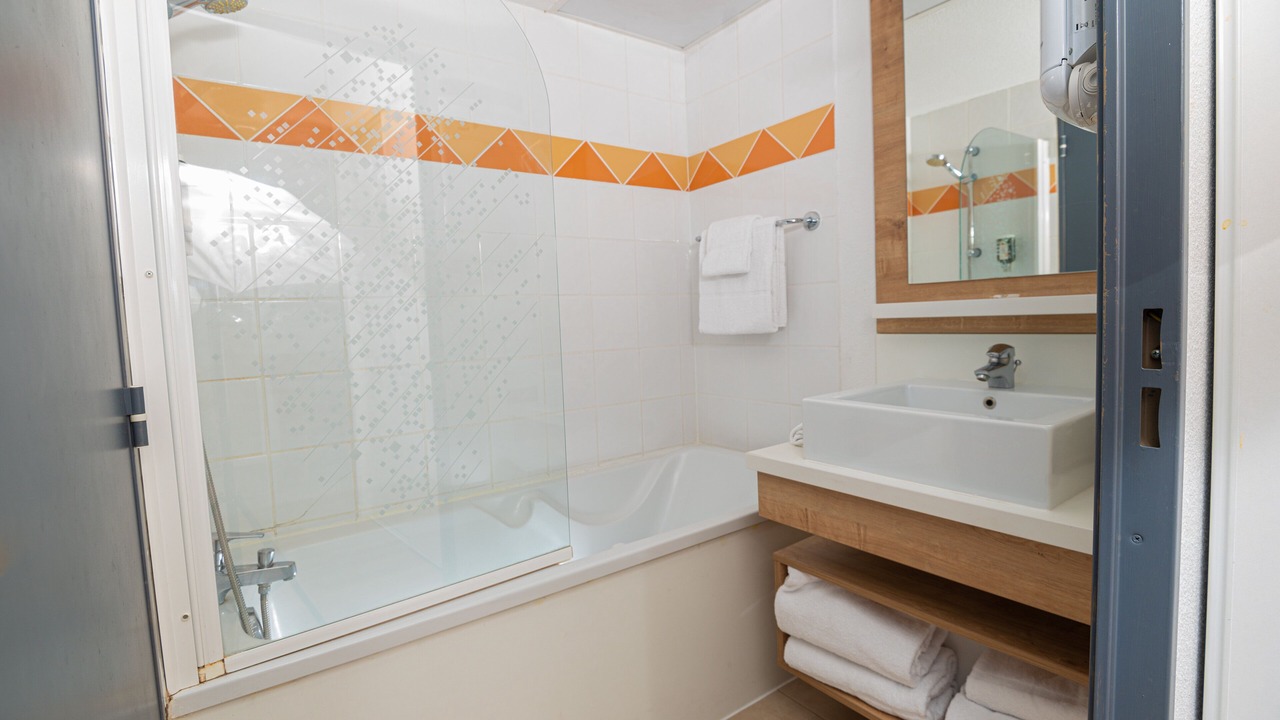 Photo of Bathroom in 8th Arrondissement