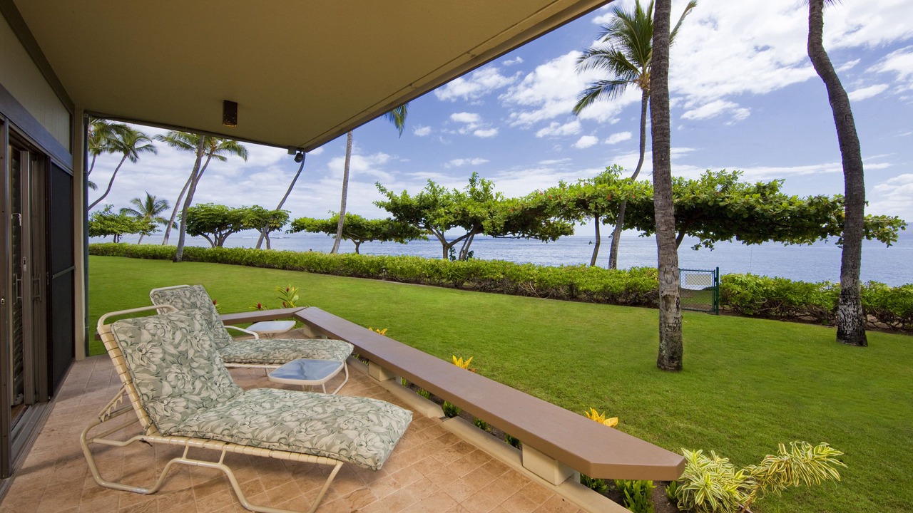 Photo of Patio Balcony in Historic Lahaina Front Street