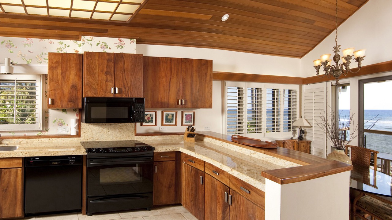 Photo of Kitchen in Historic Lahaina Front Street