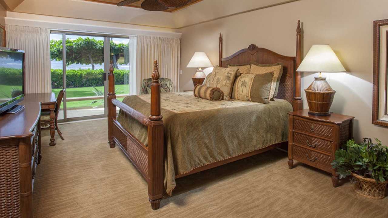 Photo of Bedroom in Historic Lahaina Front Street