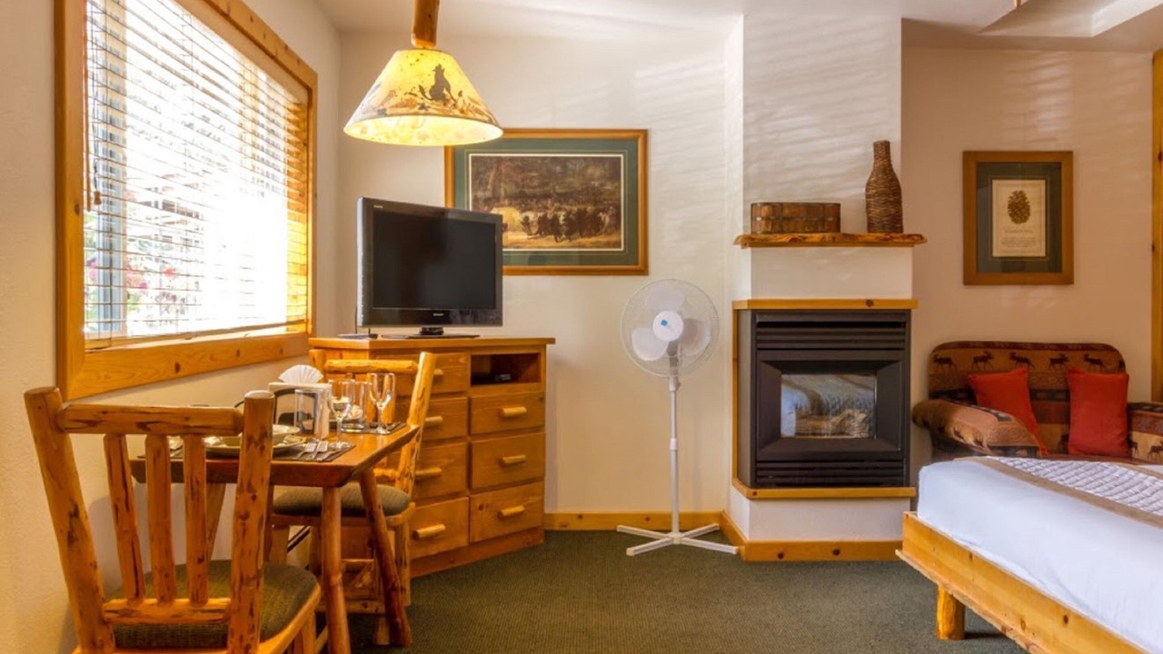 Photo of Bedroom in Tahoya Shores