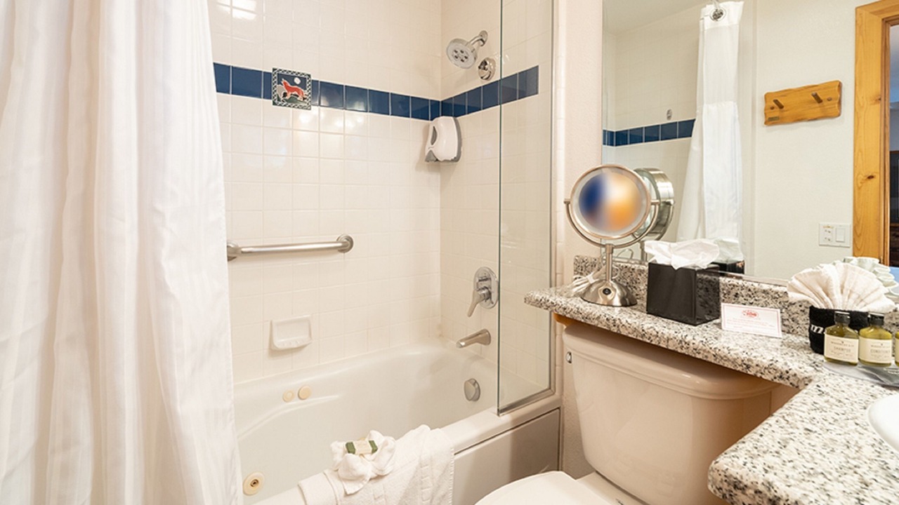 Photo of Bathroom in Tahoya Shores