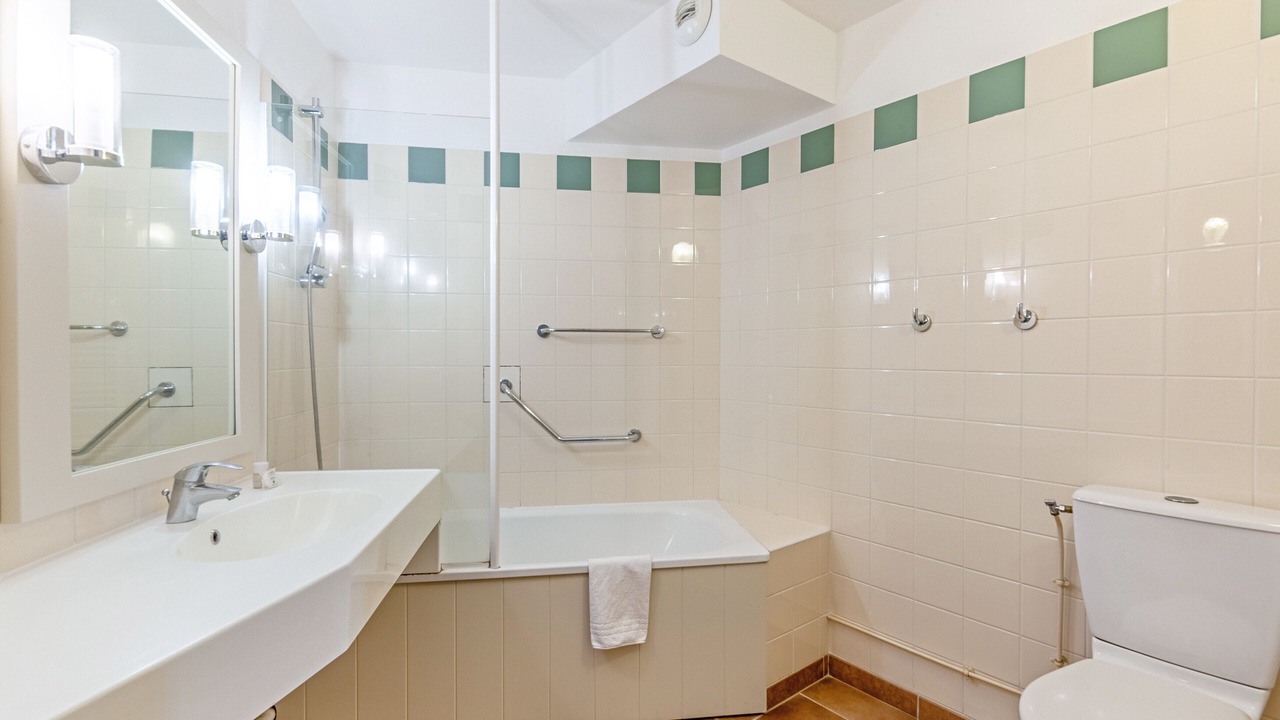 Photo of Bathroom in Branville