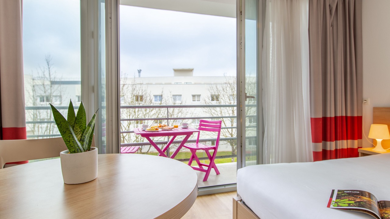 Photo of Livingroom in Miroir - Batignolles