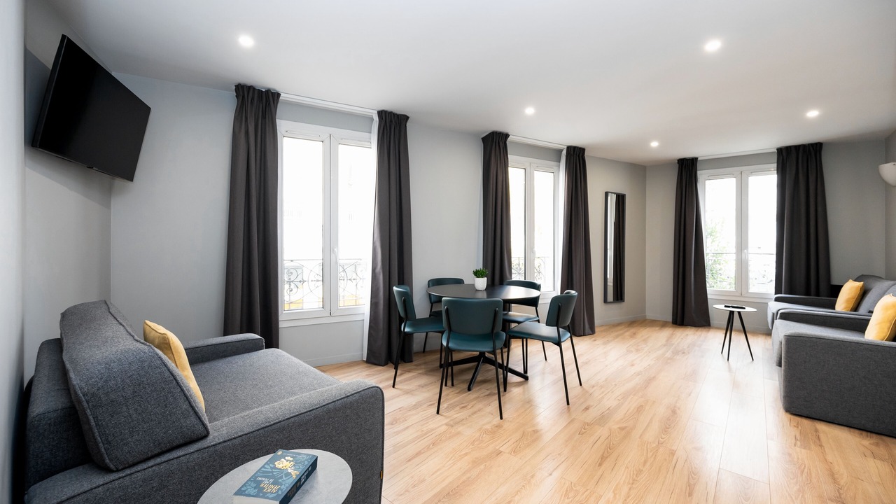 Photo of Bedroom in 10th Arrondissement