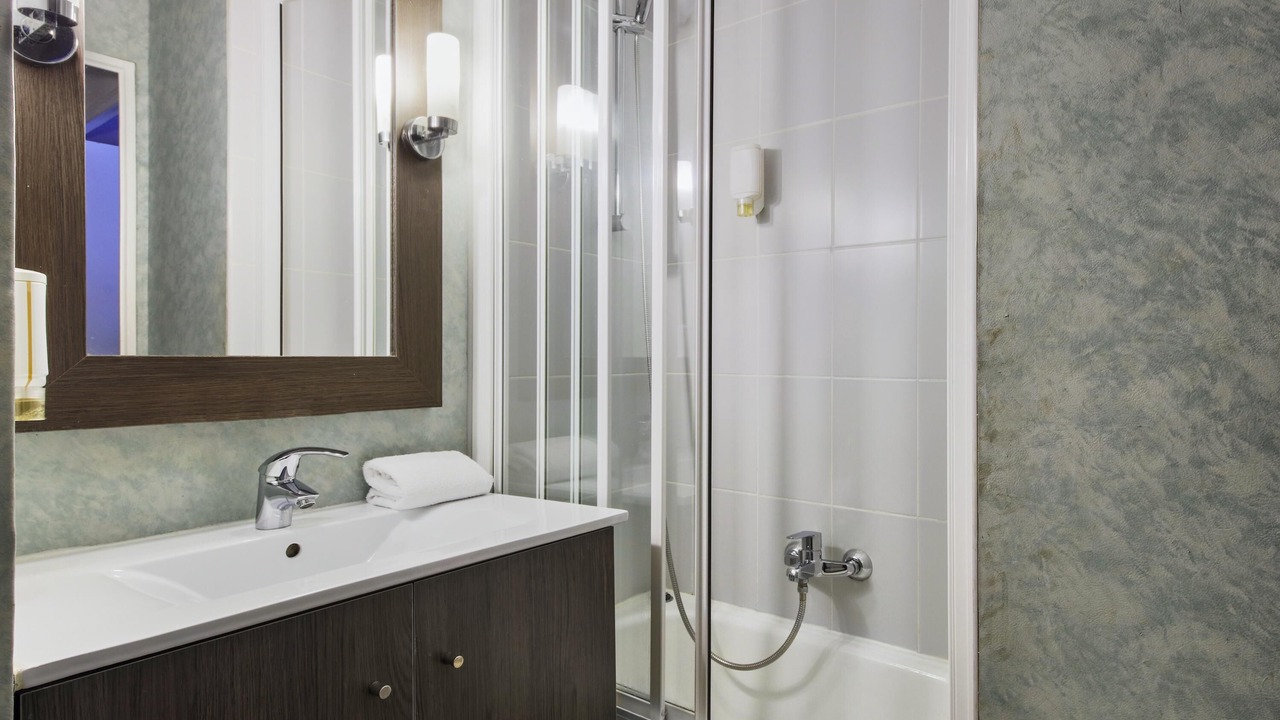 Photo of Bedroom in Saint-Bruno - Saint-Victor