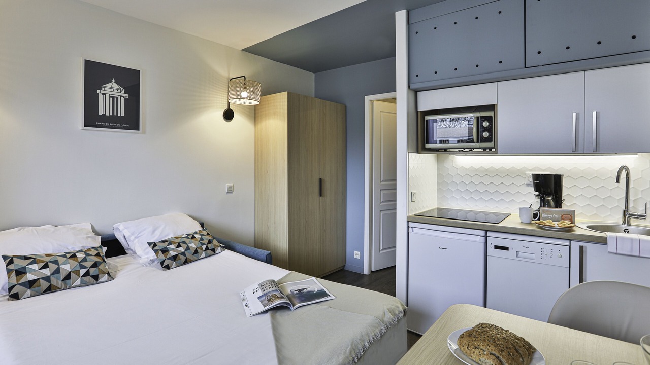 Photo of Bedroom in La Rochelle City Centre