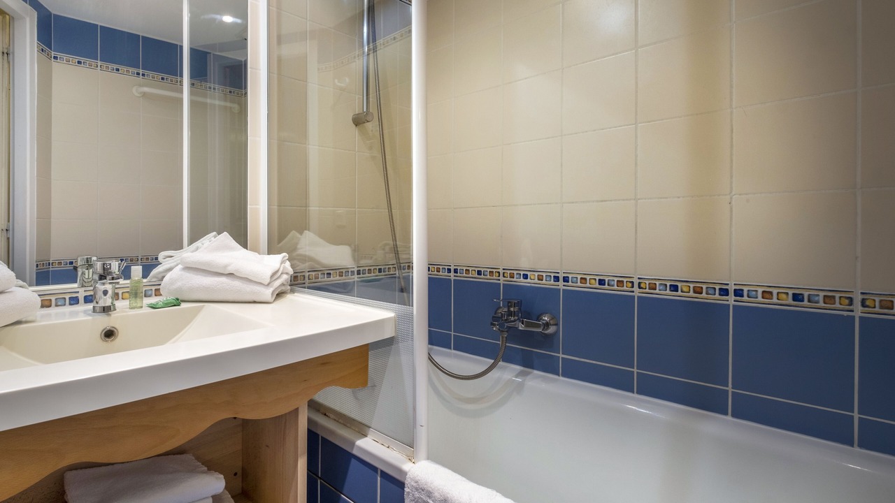 Photo of Bathroom in La Rochelle City Centre