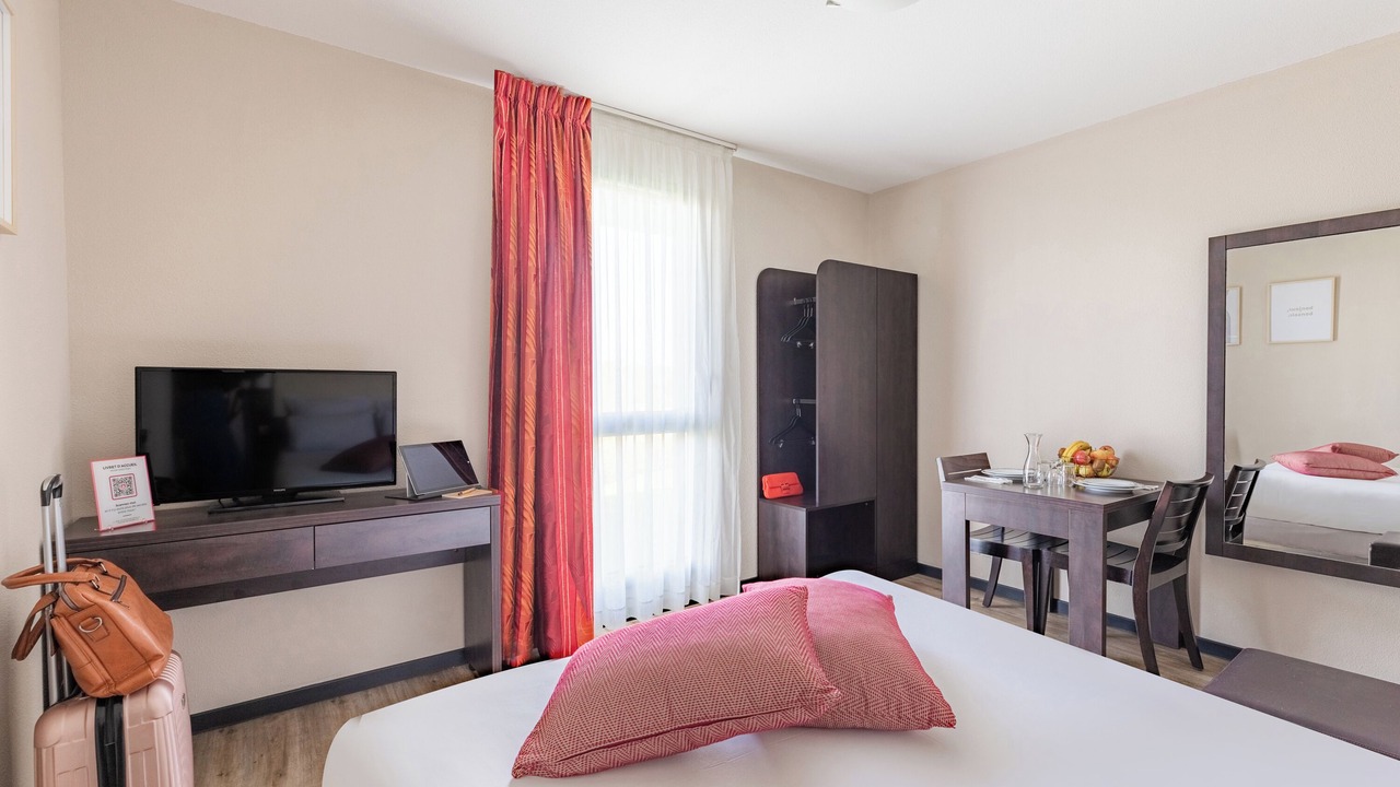 Photo of Bedroom in Saint-Herblain