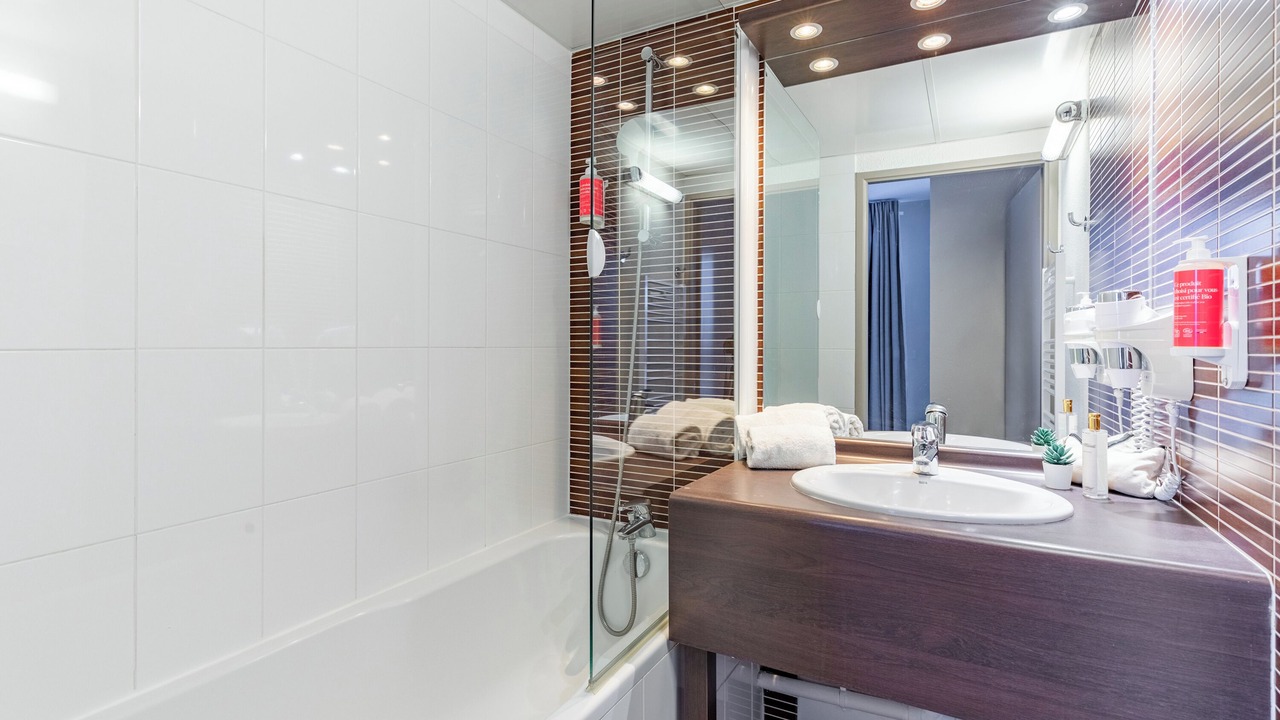 Photo of Bathroom in Saint-Herblain
