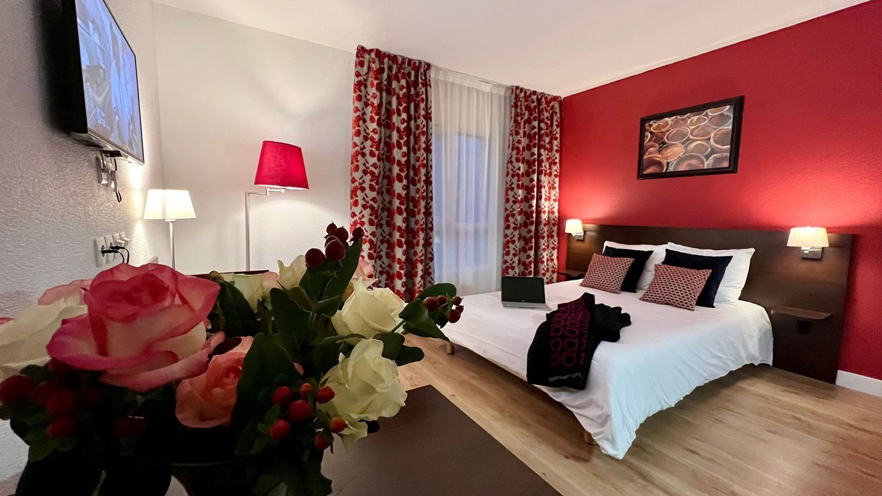 Photo of Bedroom in Quartier Villeneuve - Village-Olympique