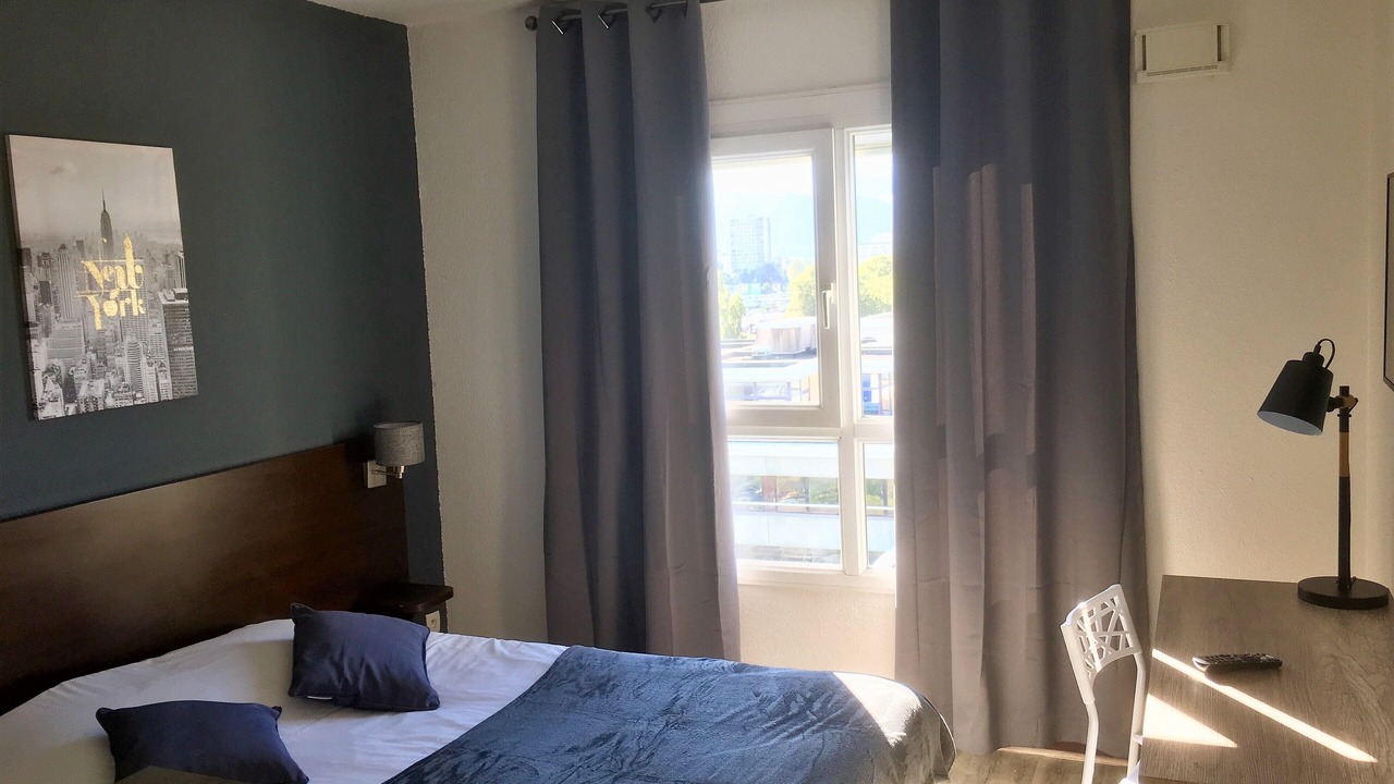 Photo of Bedroom in Quartier Villeneuve - Village-Olympique