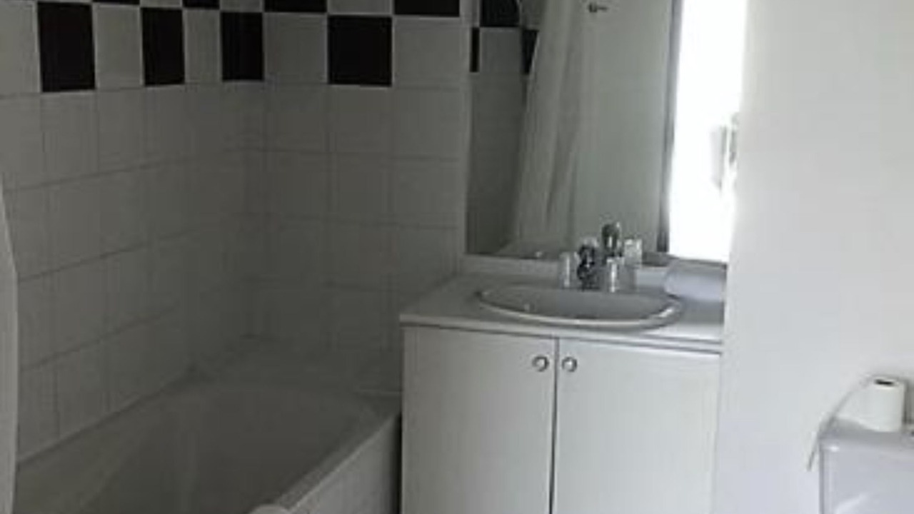 Photo of Bathroom in Quartier Villeneuve - Village-Olympique