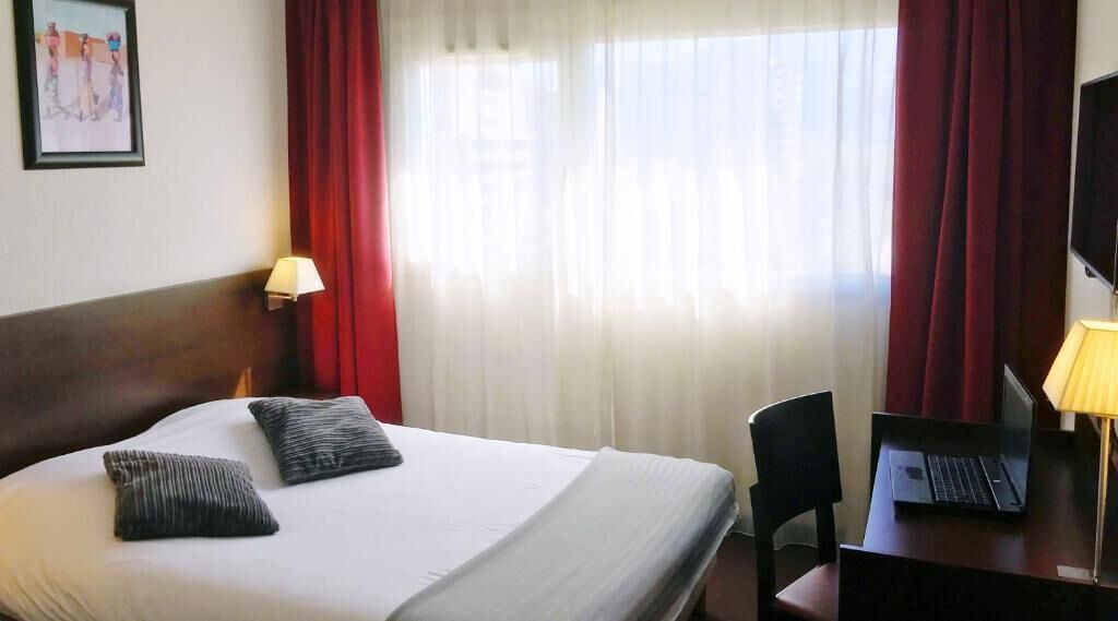 Photo of Bedroom in Quartier Villeneuve - Village-Olympique