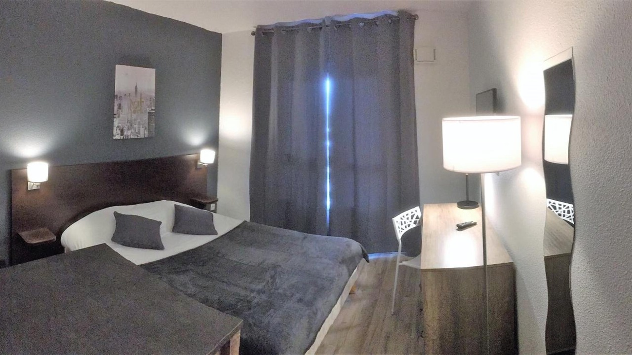 Photo of Bedroom in Quartier Villeneuve - Village-Olympique