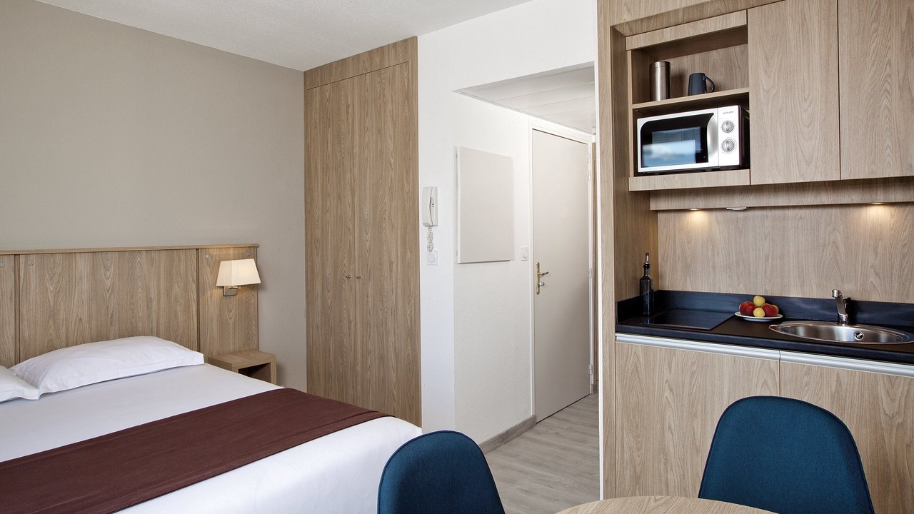 Photo of Bedroom in 7th Arrondissement