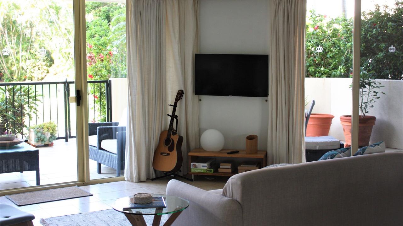 Photo of Livingroom in Main Beach