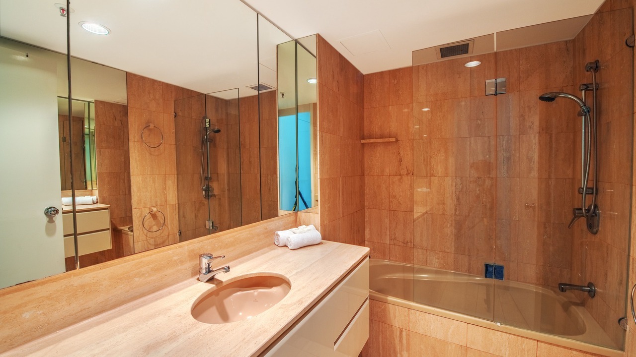 Photo of Bathroom in Main Beach