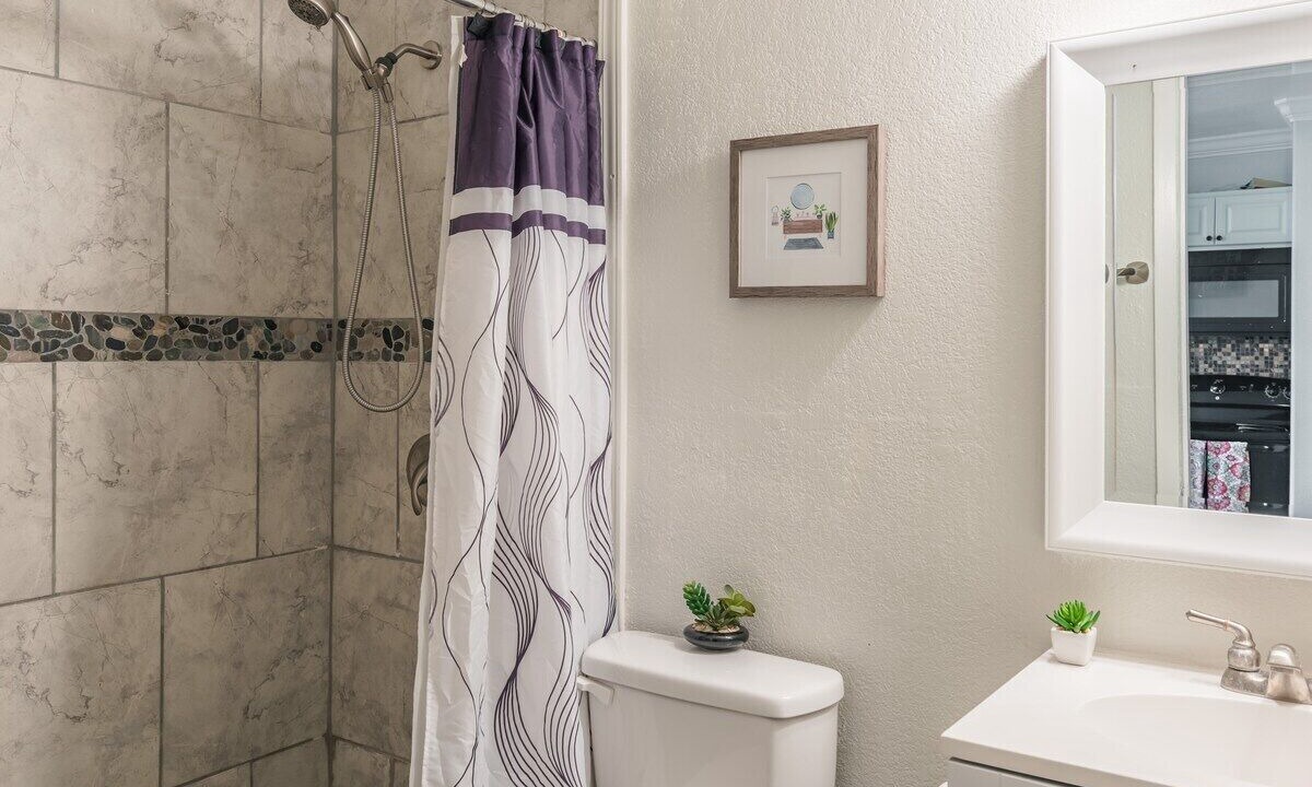 Photo of Bathroom in Mahncke Park