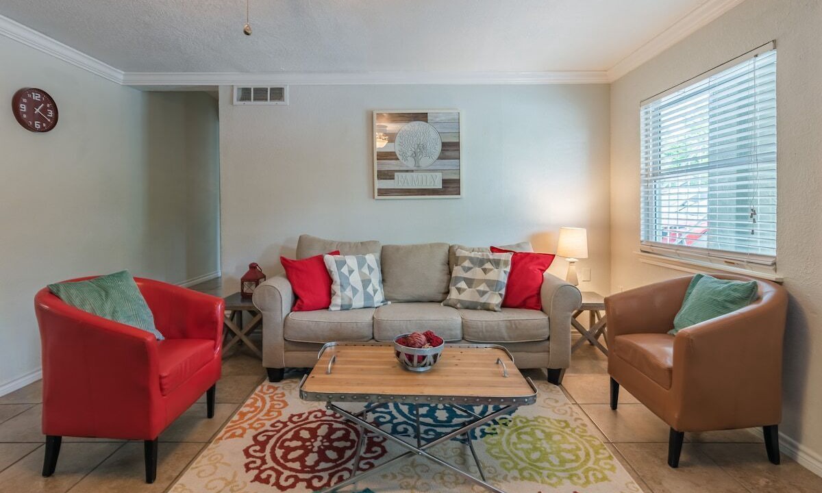 Photo of Livingroom in Mahncke Park