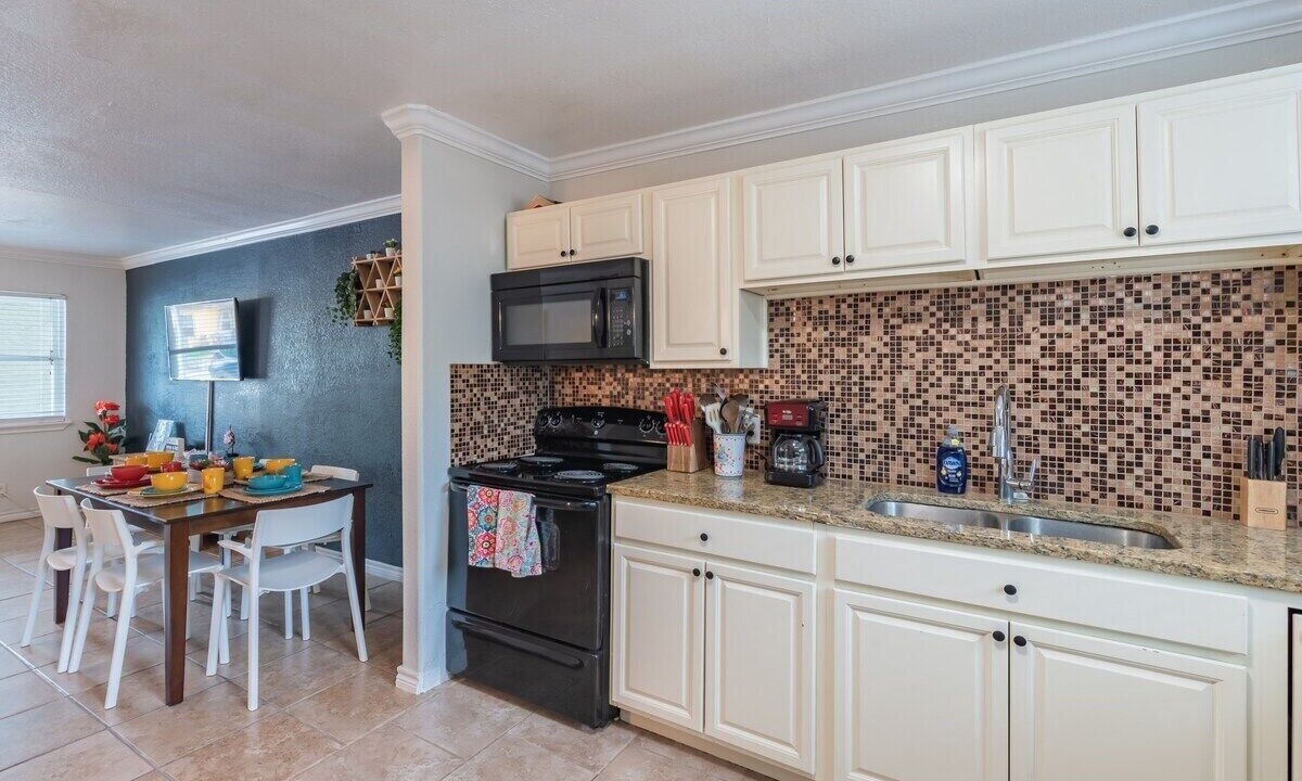 Photo of Kitchen in Mahncke Park