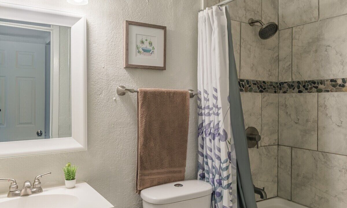 Photo of Bathroom in Mahncke Park