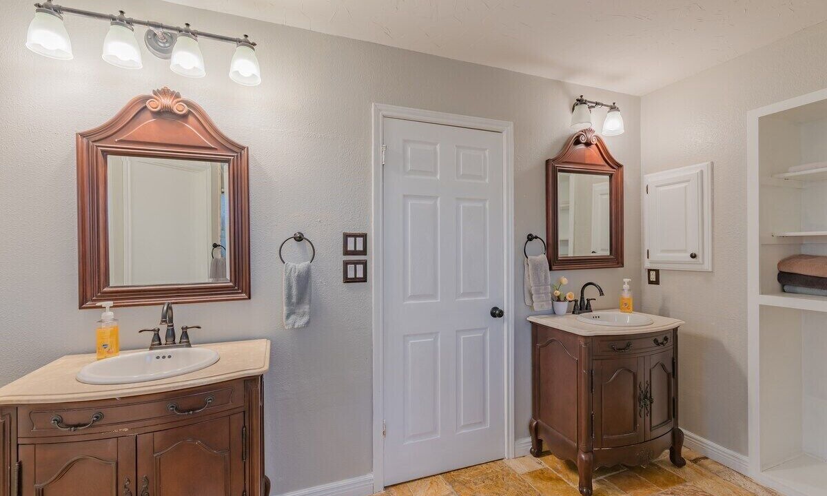 Photo of Bathroom in Hidden Forest