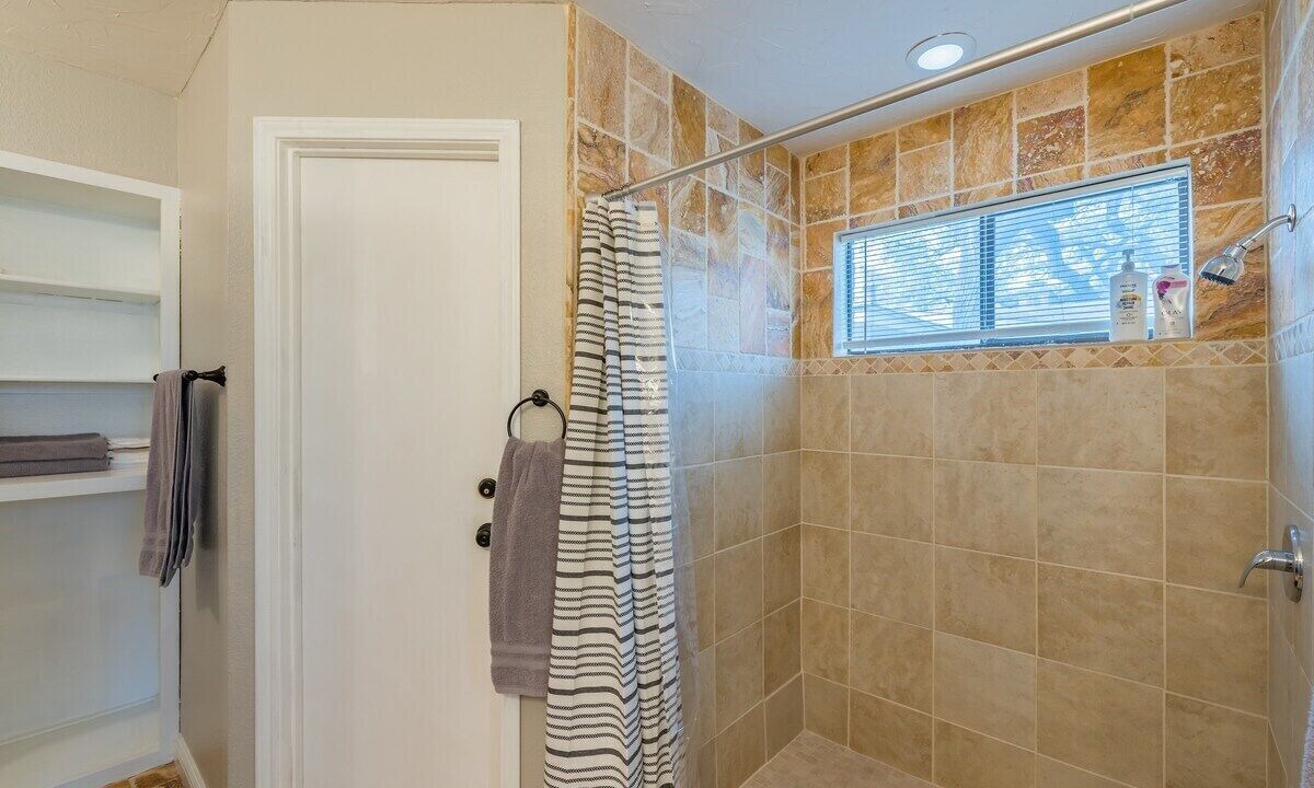 Photo of Bathroom in Hidden Forest