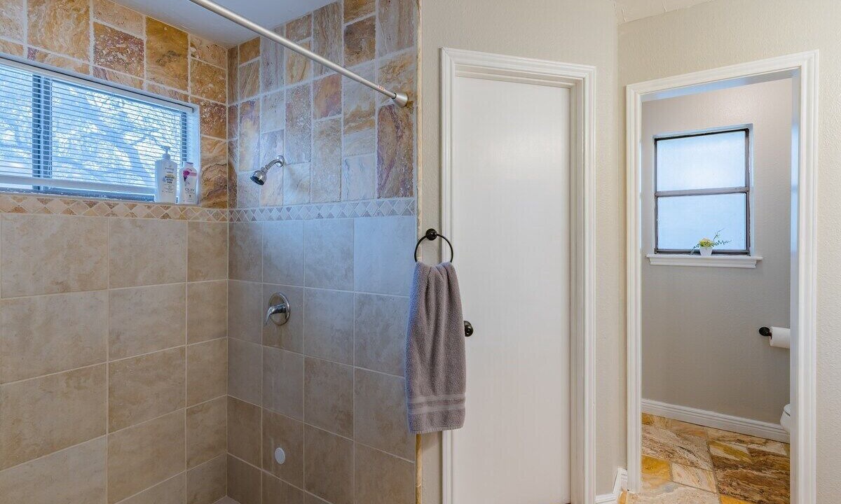 Photo of Bathroom in Hidden Forest