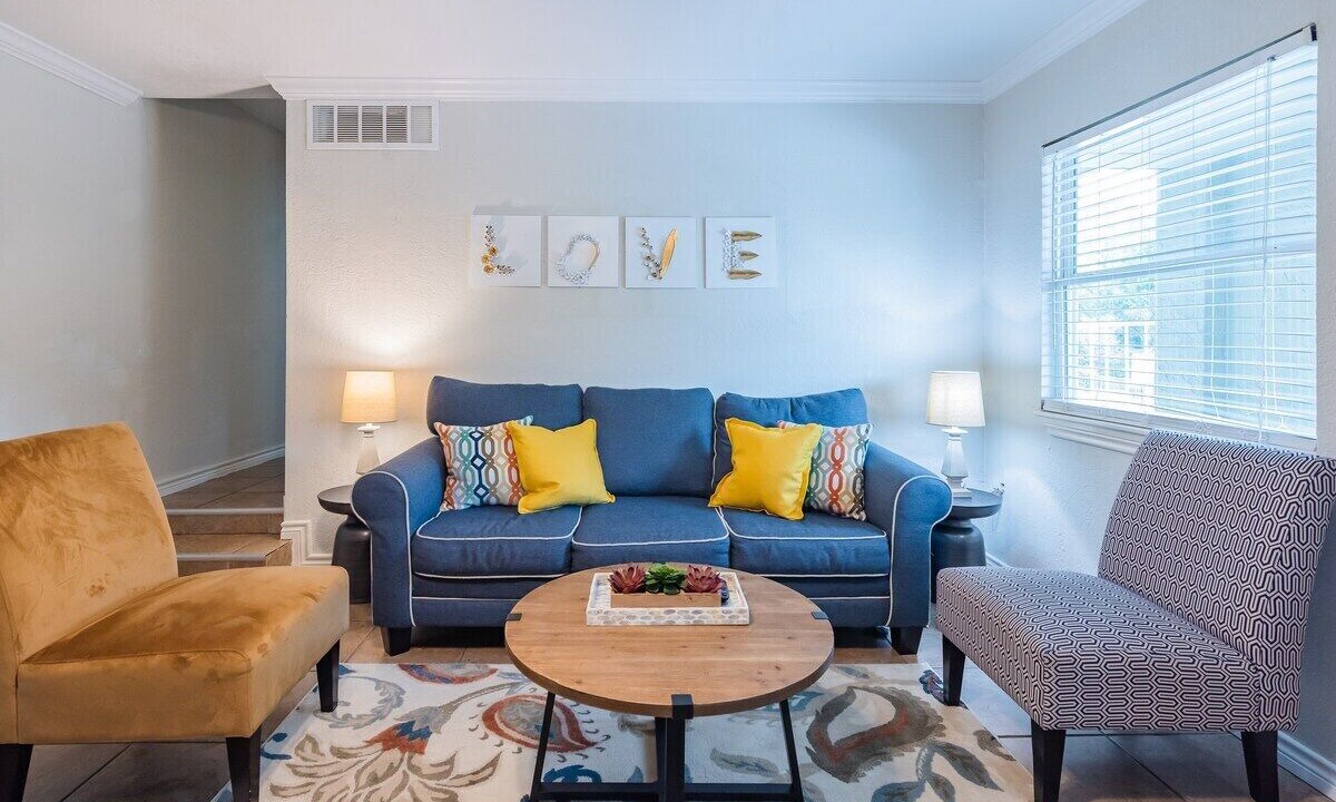 Photo of Livingroom in Mahncke Park