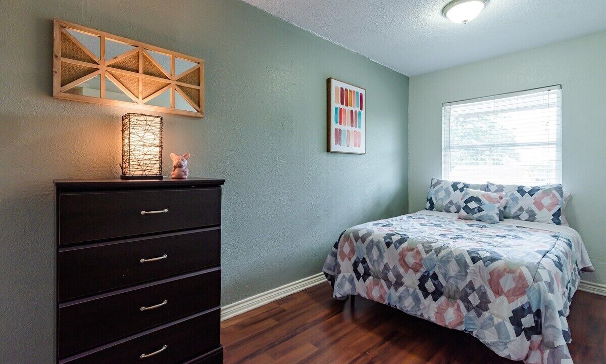 Photo of Bedroom in Mahncke Park