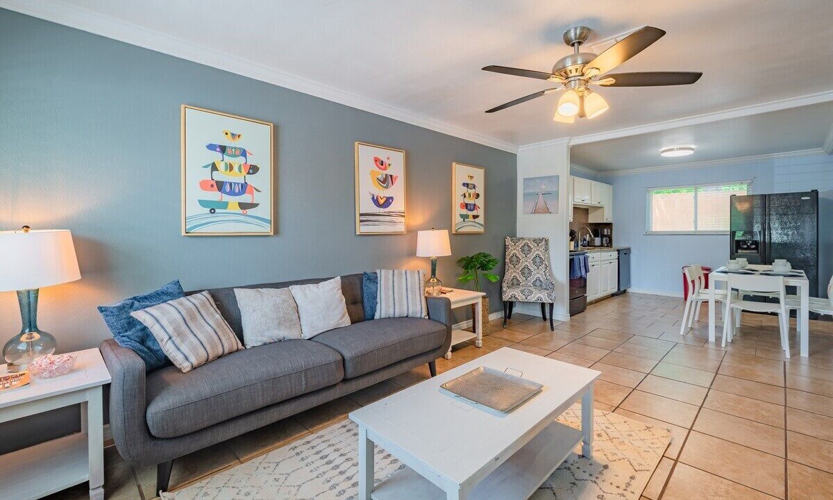 Photo of Livingroom in Mahncke Park