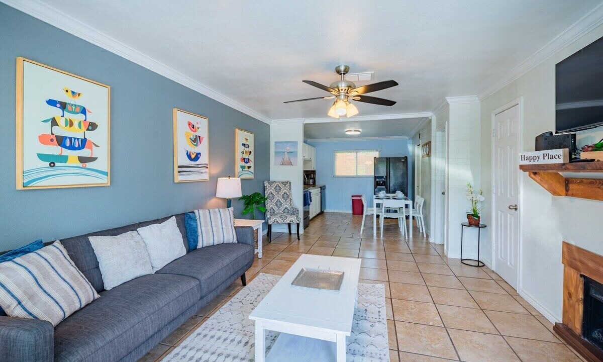 Photo of Livingroom in Mahncke Park