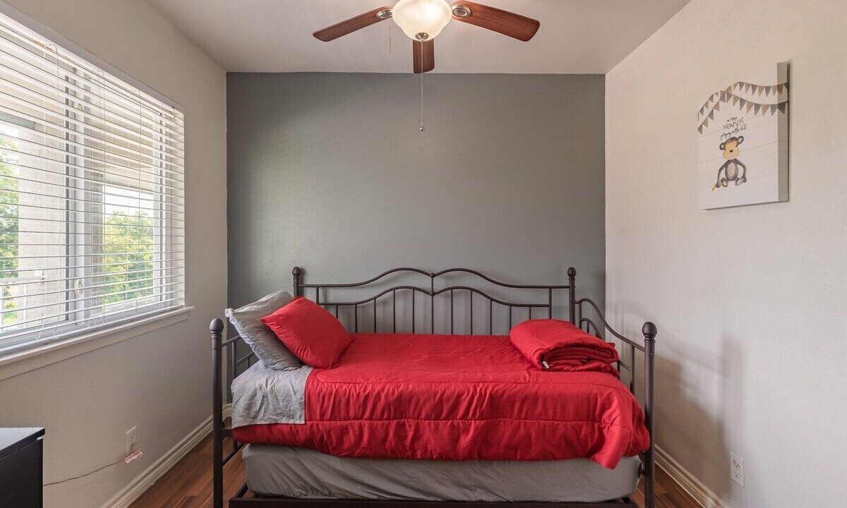 Photo of Bedroom in Mahncke Park
