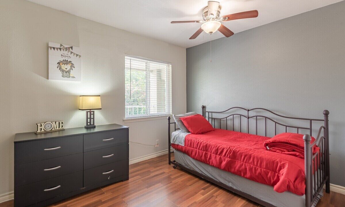 Photo of Bedroom in Mahncke Park