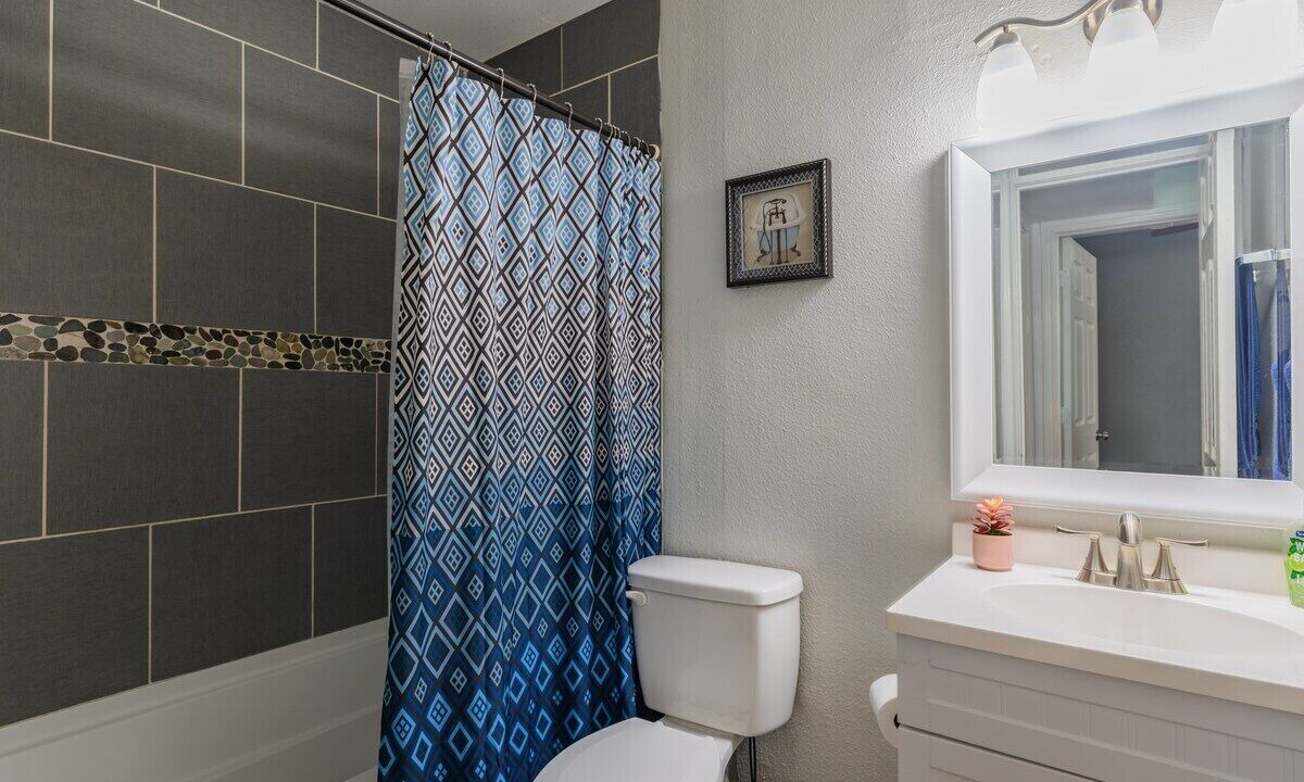 Photo of Bathroom in Mahncke Park