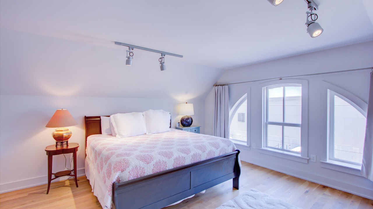 Photo of Bedroom in Charleston Historic District